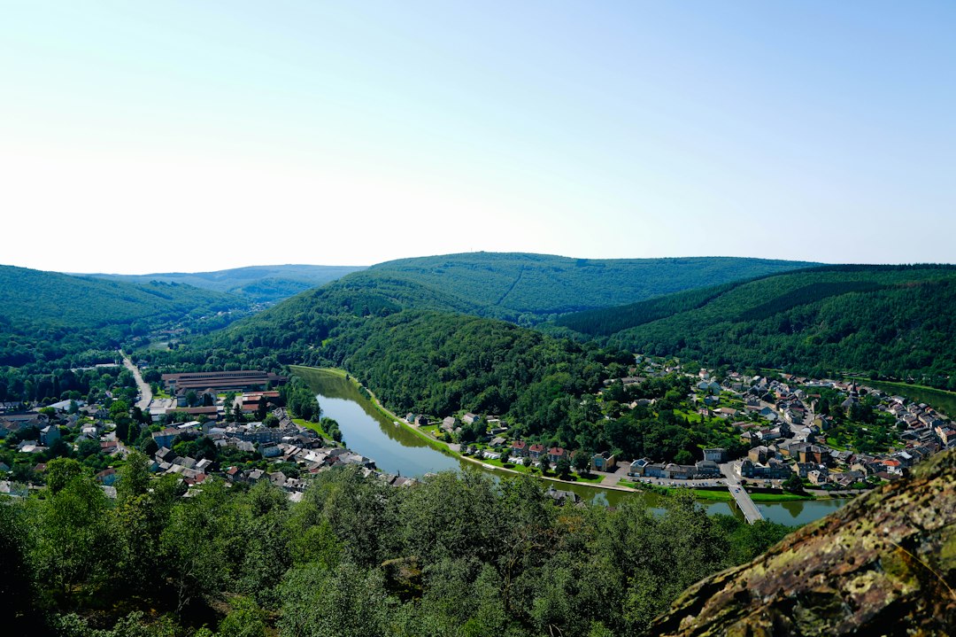 Illustration paysagère de province de Luxembourg pour la page de Athus