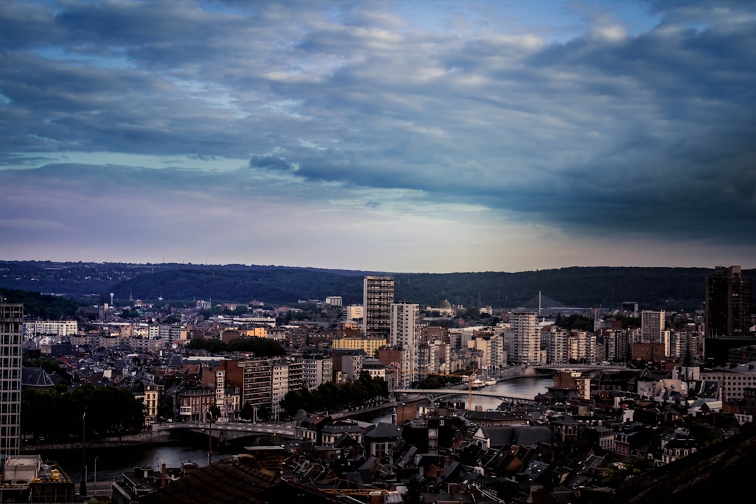 Illustration paysagère de province de Liège pour la page de Crisnée